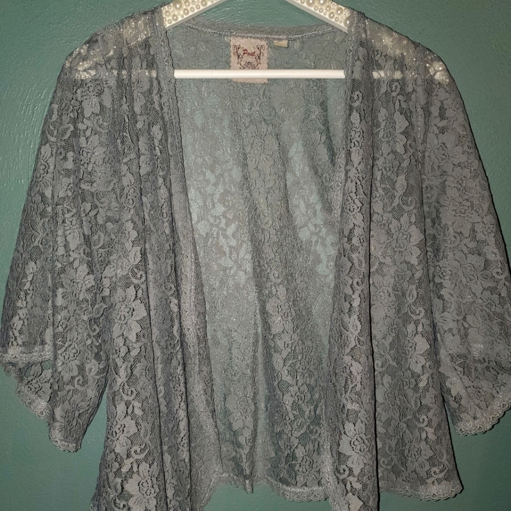 POUT gray vintage floral lace top